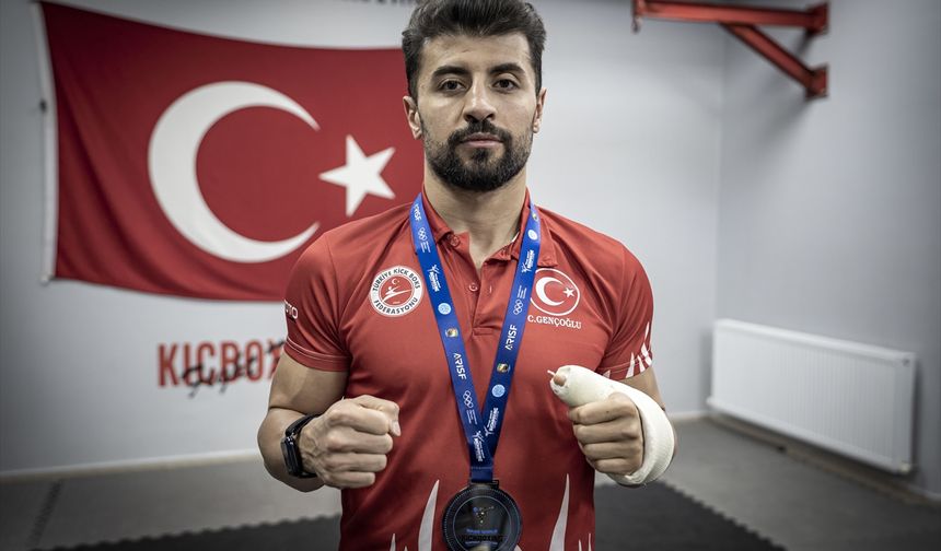 Kırık parmakla final gören Cebrail Gençoğlu, milli forma için verdiği mücadeleyi anlattı