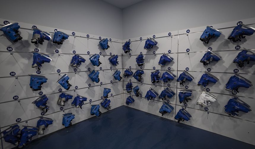 Kış şehri Erzurum'daki buz salonları çok yönlü yaşam merkezine dönüştü