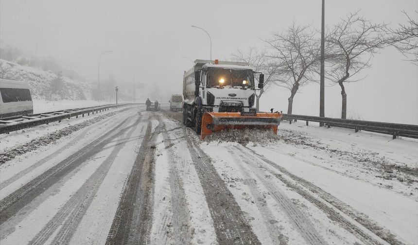 Malatya ve Şanlıurfa'da karla mücadele çalışmaları