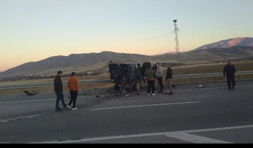 Malatya'da otomobille minibüsün çarpıştığı kazada 2 kişi yaralandı