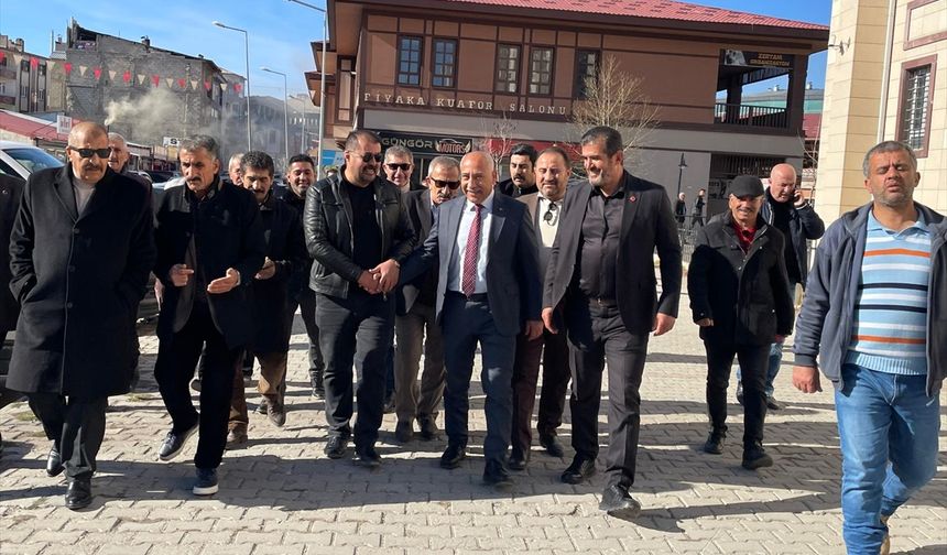 MHP Van İl Başkanı Güngöralp Erciş'te ziyaretlerde bulundu