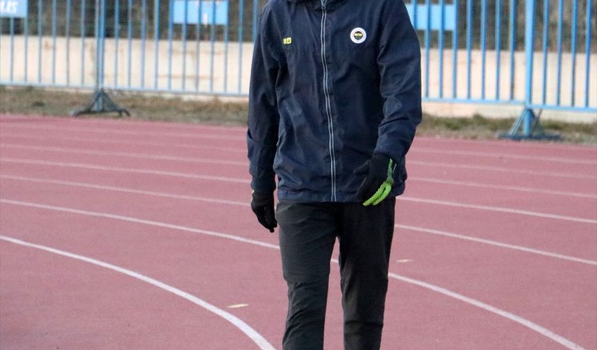 Rekortmen atlet Ömer Faruk, Avrupa ve dünya şampiyonalarına hazırlanıyor