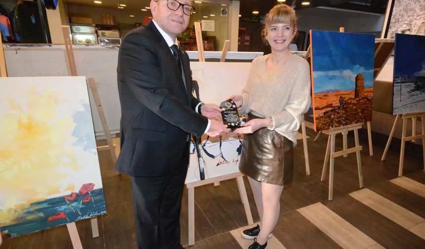 Ressamlar Kars'ın güzelliklerini tuvale taşıdı