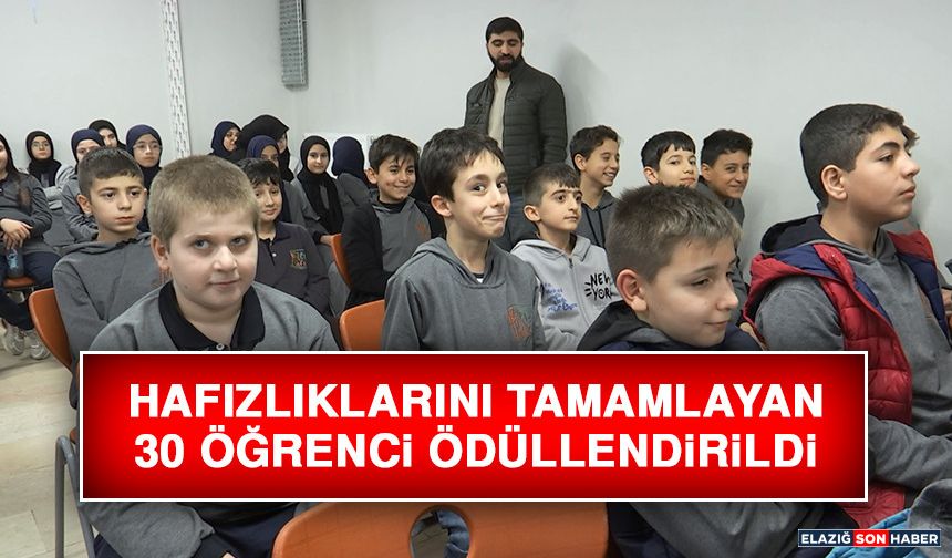 Hafızlıklarını Tamamlayan 30 Öğrenci Ödüllendirildi