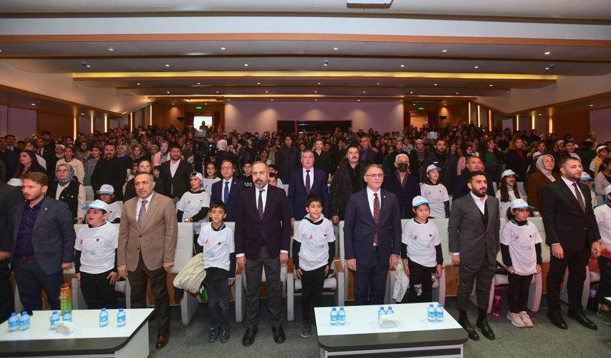 Van'da 'TÜGVA Kitap Kurdu Yarışması'nın tanıtımı yapıldı