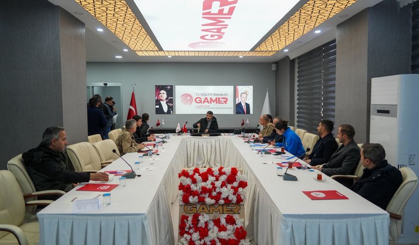 Hakkari'de olumsuz hava koşulları değerlendirildi