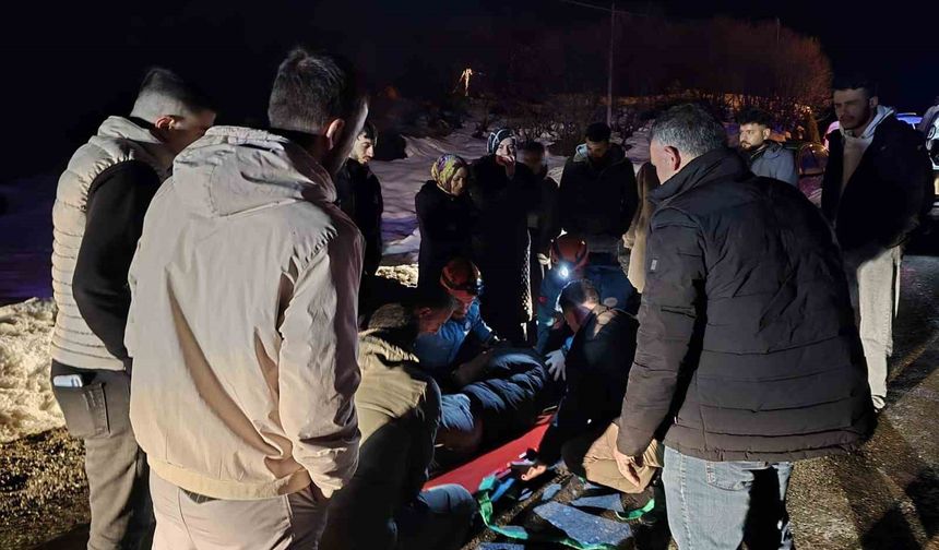 Bingöl'de trafik ikazası: 3 yaralı