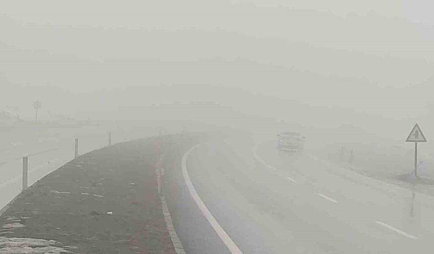 Bingöl'de yoğun sis görüş mesafesini düşürdü