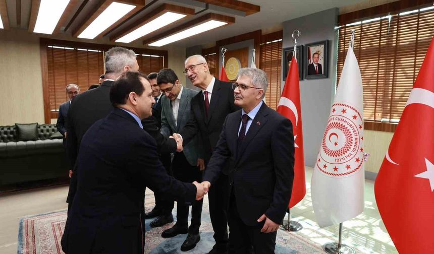 Bingöl'de resmi bayramlaşma töreni düzenlendi