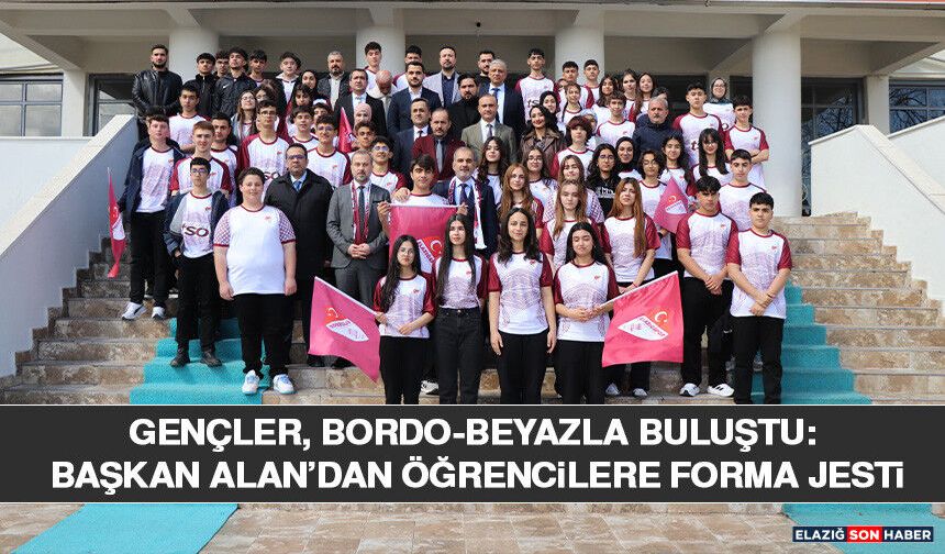 Gençler, Bordo-Beyazla Buluştu: Başkan Alan’dan Öğrencilere Forma Jesti