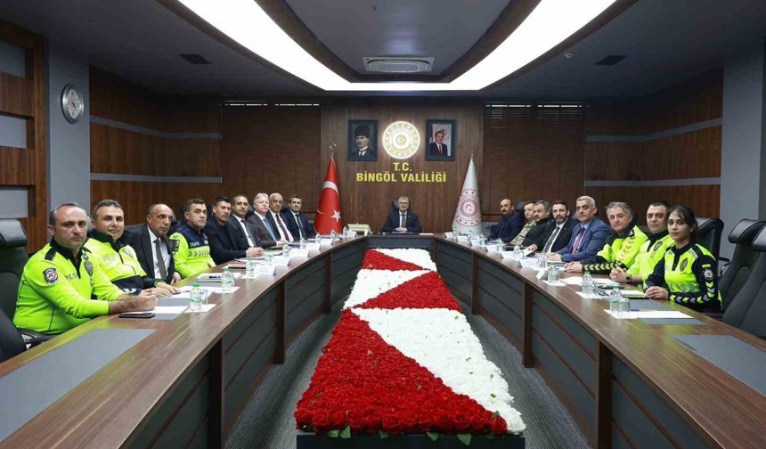 Bingöl'de İl Trafik Komisyonu, güvenli ulaşım için bir araya geldi
