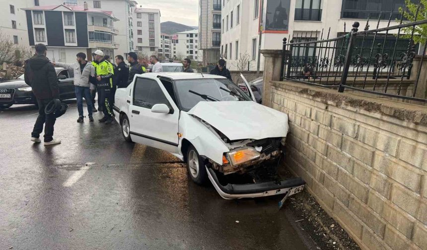 Bingöl'de trafik kazası: 2 yaralı