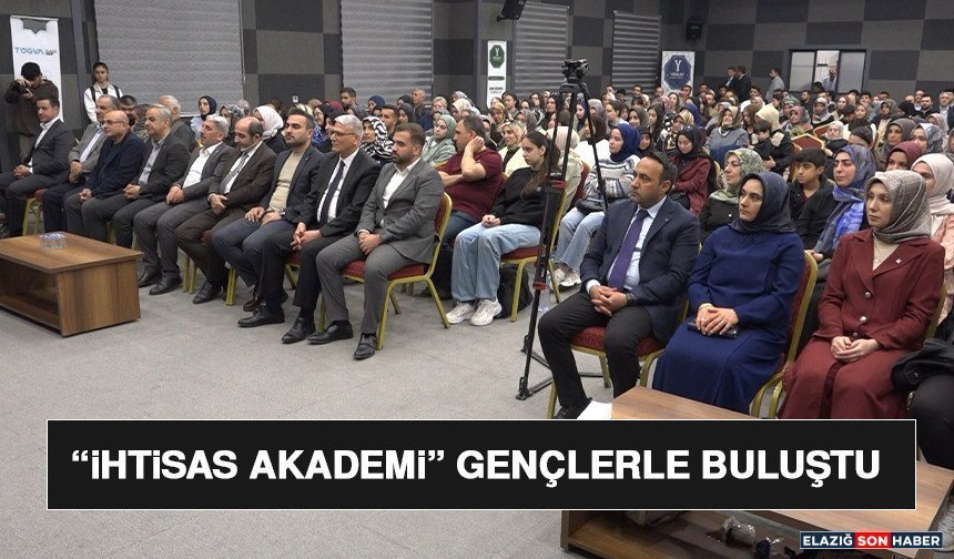“İhtisas Akademi” Gençlerle Buluştu