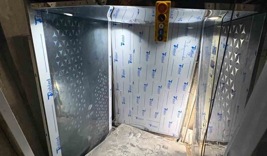 Bingöl'de asansör kabininin altında kalan işçi hayatını kaybetti