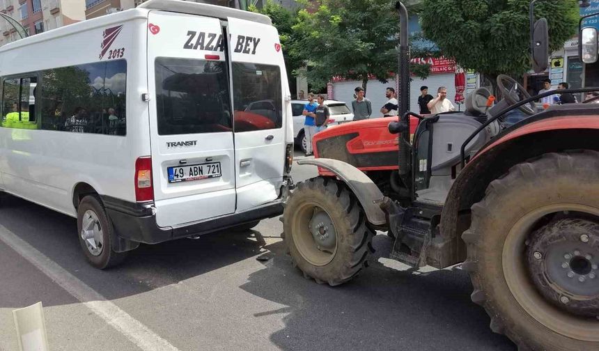 Bingöl'de zincirleme kaza: 4 araç çarpıştı