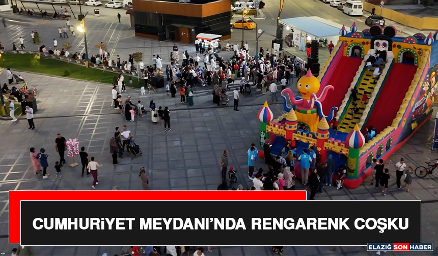 Cumhuriyet Meydanı’nda Rengarenk Coşku