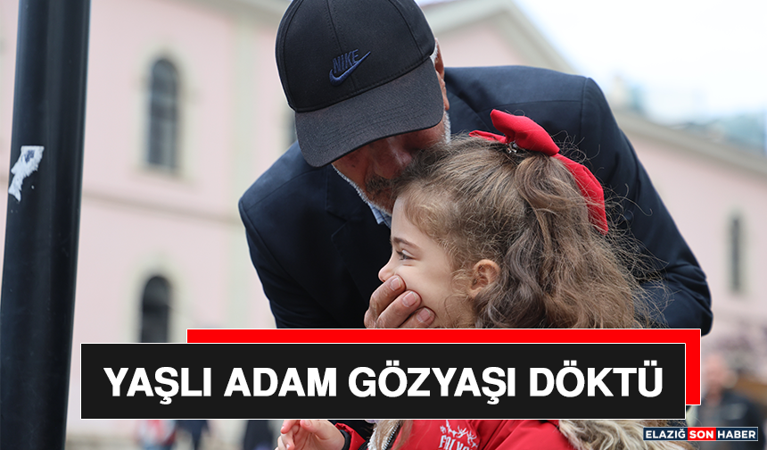 Yaşlı Adam Gözyaşı Döktü