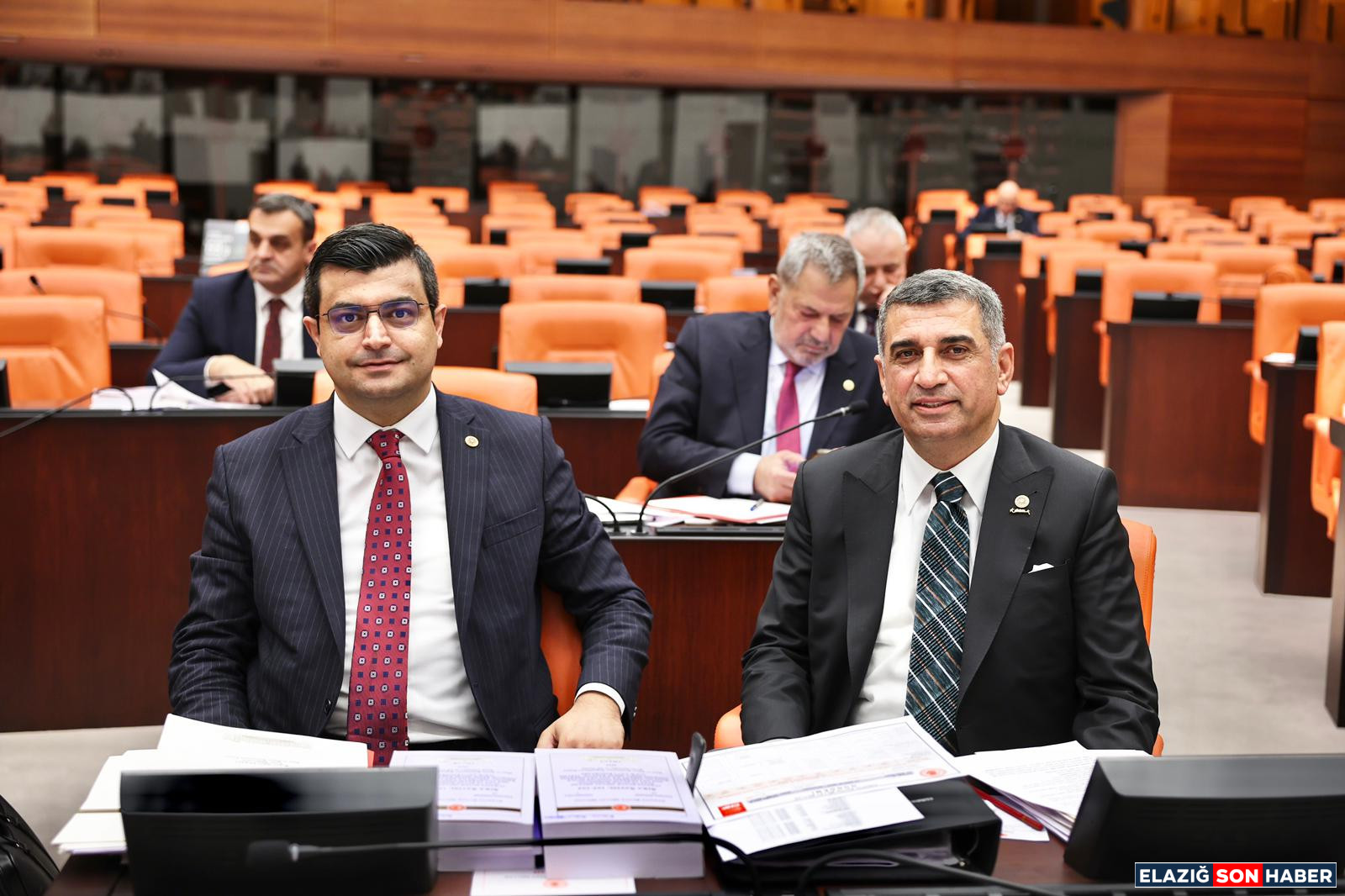 Bd072572 A944 4500 9936 B21Eb1872E05