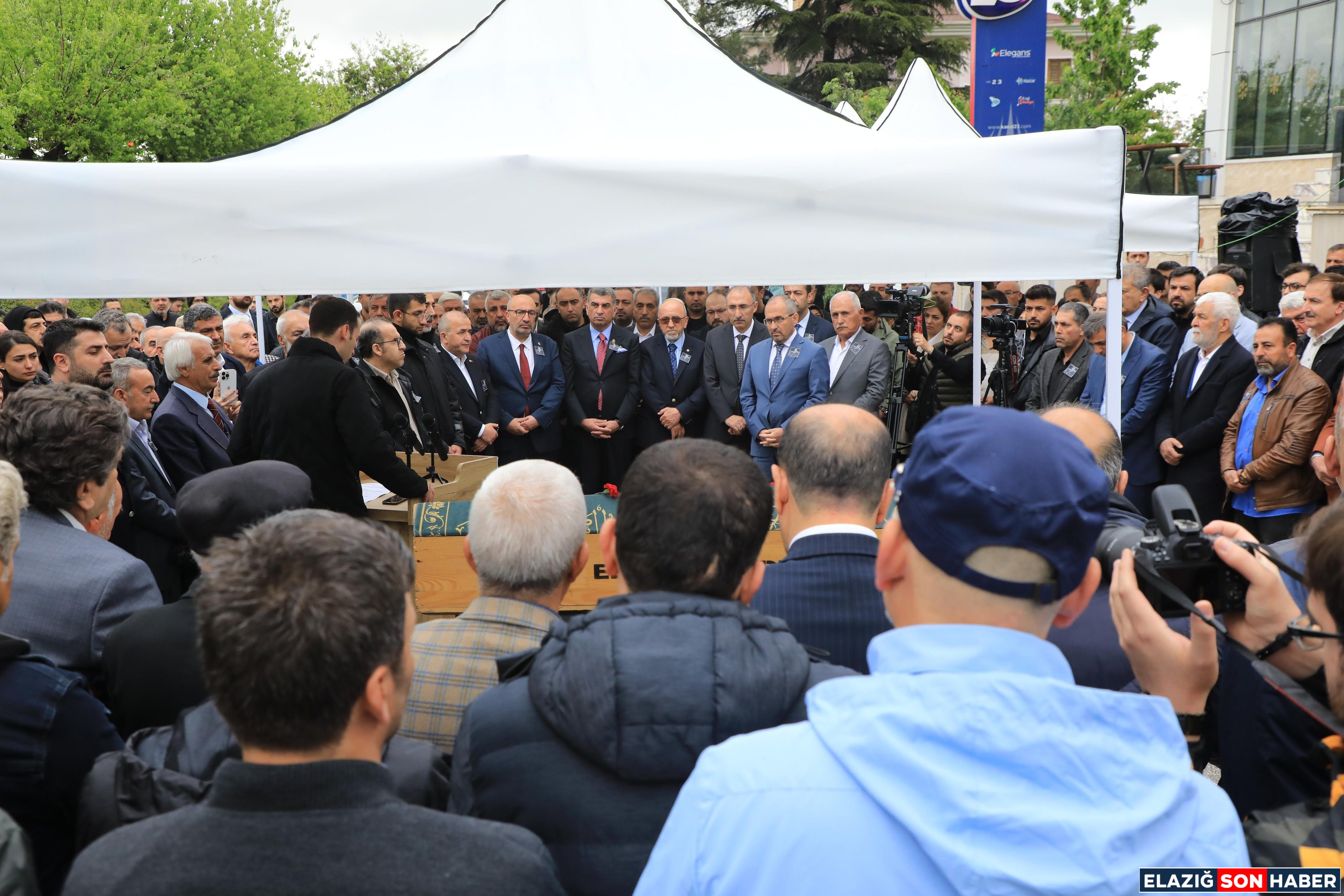 Gq0 W Iz9 Xw A A9 T Wv