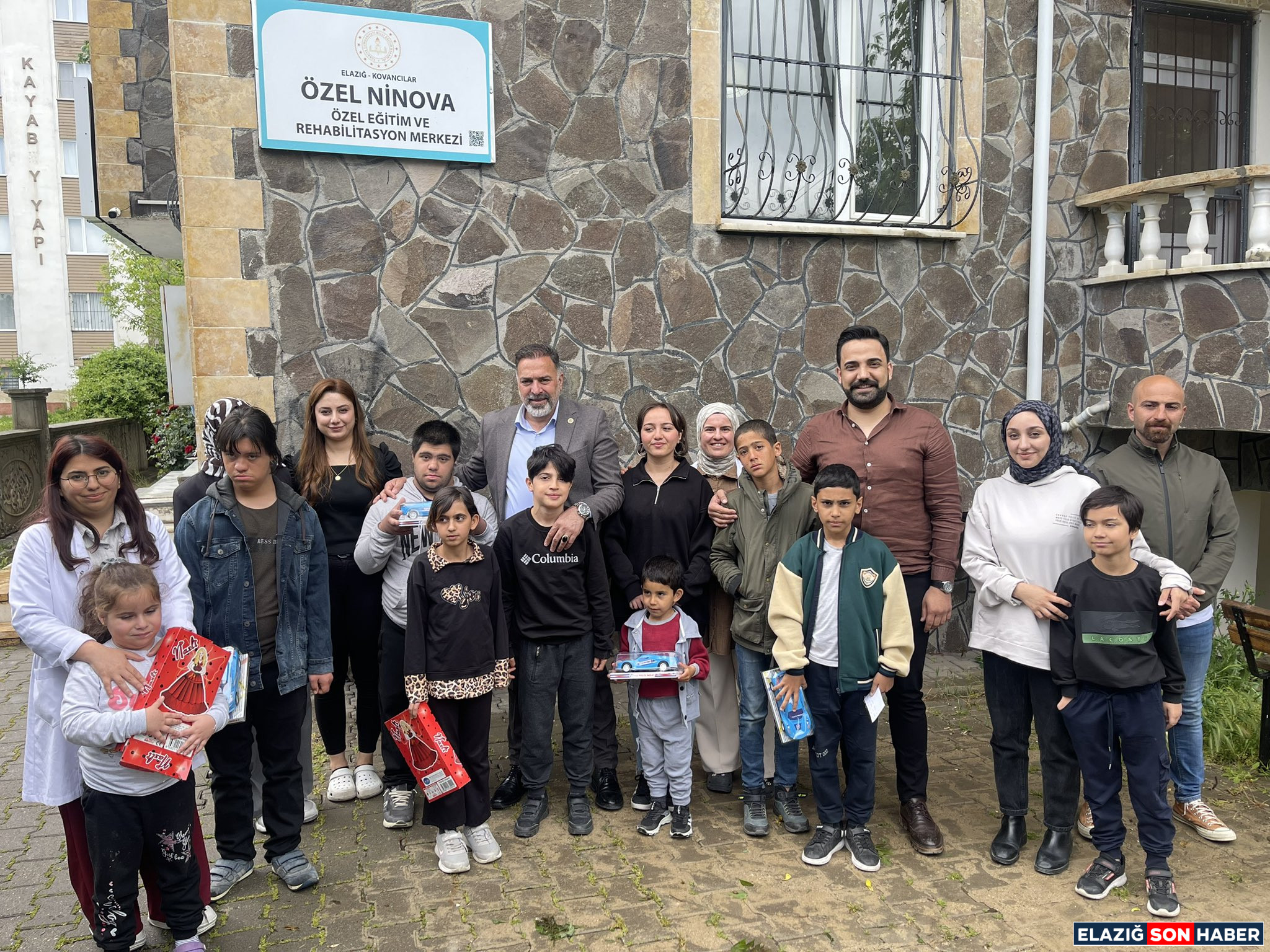 Gq1 K I N O Xo A As T U