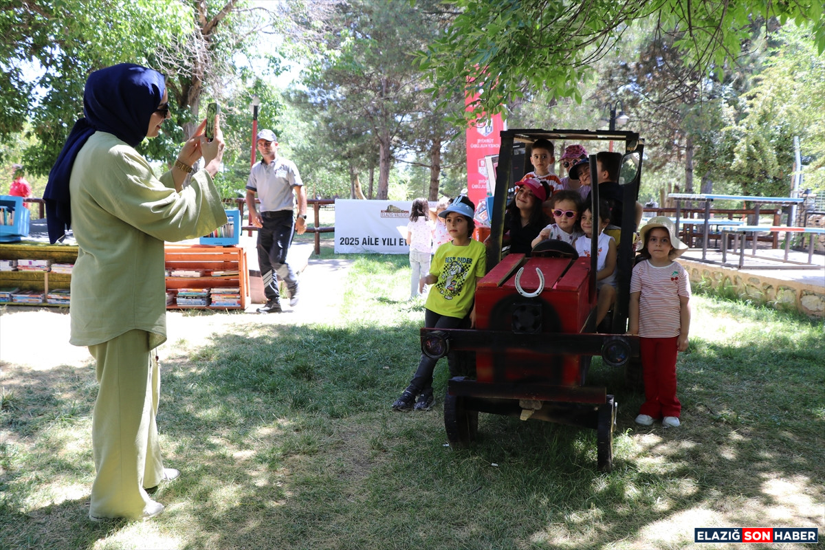 1751967021 Aa 20250708 38502674 38502649 Cevre Dostu Hipodromdaki Geri Donusum Kutuphanesinde Cocuklara Kitap Sevgisi Asilaniyor