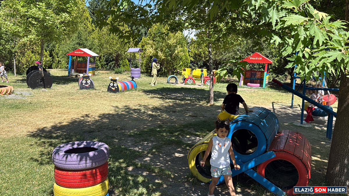 1751967234 Aa 20250708 38502674 38502669 Cevre Dostu Hipodromdaki Geri Donusum Kutuphanesinde Cocuklara Kitap Sevgisi Asilaniyor