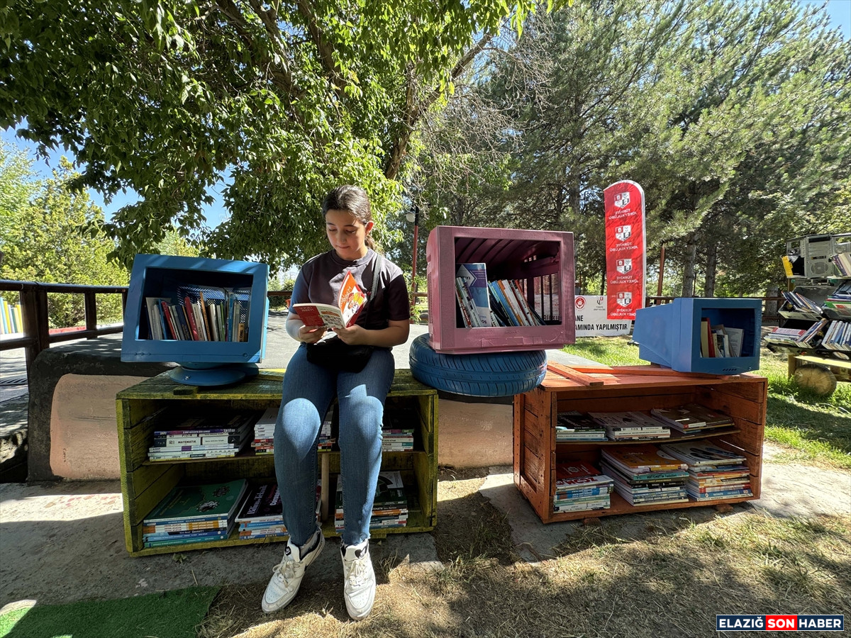 1751967333 Aa 20250708 38502674 38502653 Cevre Dostu Hipodromdaki Geri Donusum Kutuphanesinde Cocuklara Kitap Sevgisi Asilaniyor