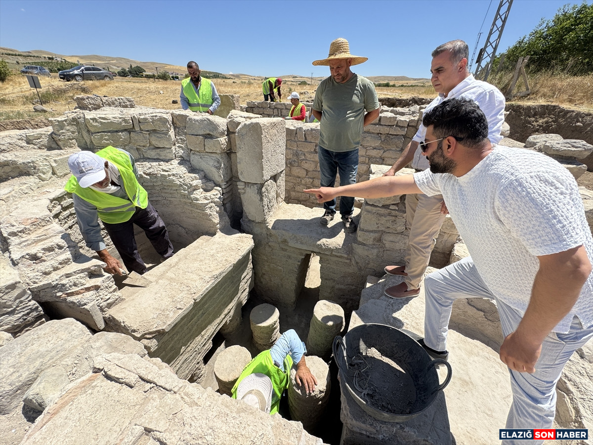 A A 20250714 38555410 38555389 E L A Z I G D A B I R T A R L A D A Y A K L A S I K 1700 Y I L L I K R O M A H A M A M I G U N Y U Z U N E C I K A R I L D I