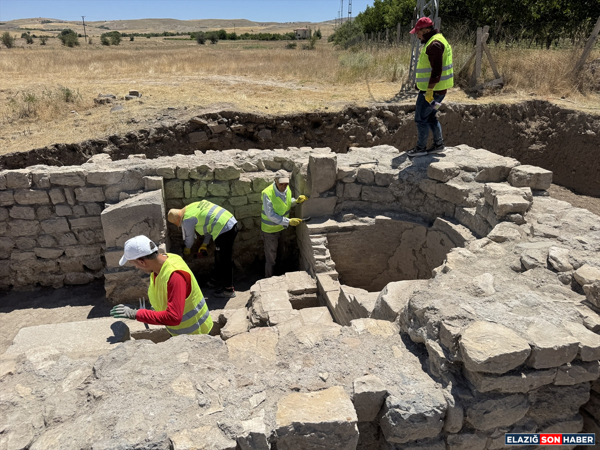 A A 20250714 38555410 38555393 E L A Z I G D A B I R T A R L A D A Y A K L A S I K 1700 Y I L L I K R O M A H A M A M I G U N Y U Z U N E C I K A R I L D I