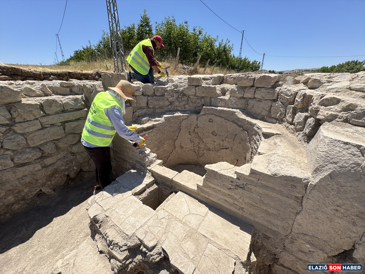 A A 20250714 38555410 38555397 E L A Z I G D A B I R T A R L A D A Y A K L A S I K 1700 Y I L L I K R O M A H A M A M I G U N Y U Z U N E C I K A R I L D I