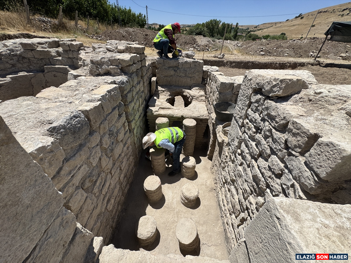 A A 20250714 38555410 38555403 E L A Z I G D A B I R T A R L A D A Y A K L A S I K 1700 Y I L L I K R O M A H A M A M I G U N Y U Z U N E C I K A R I L D I