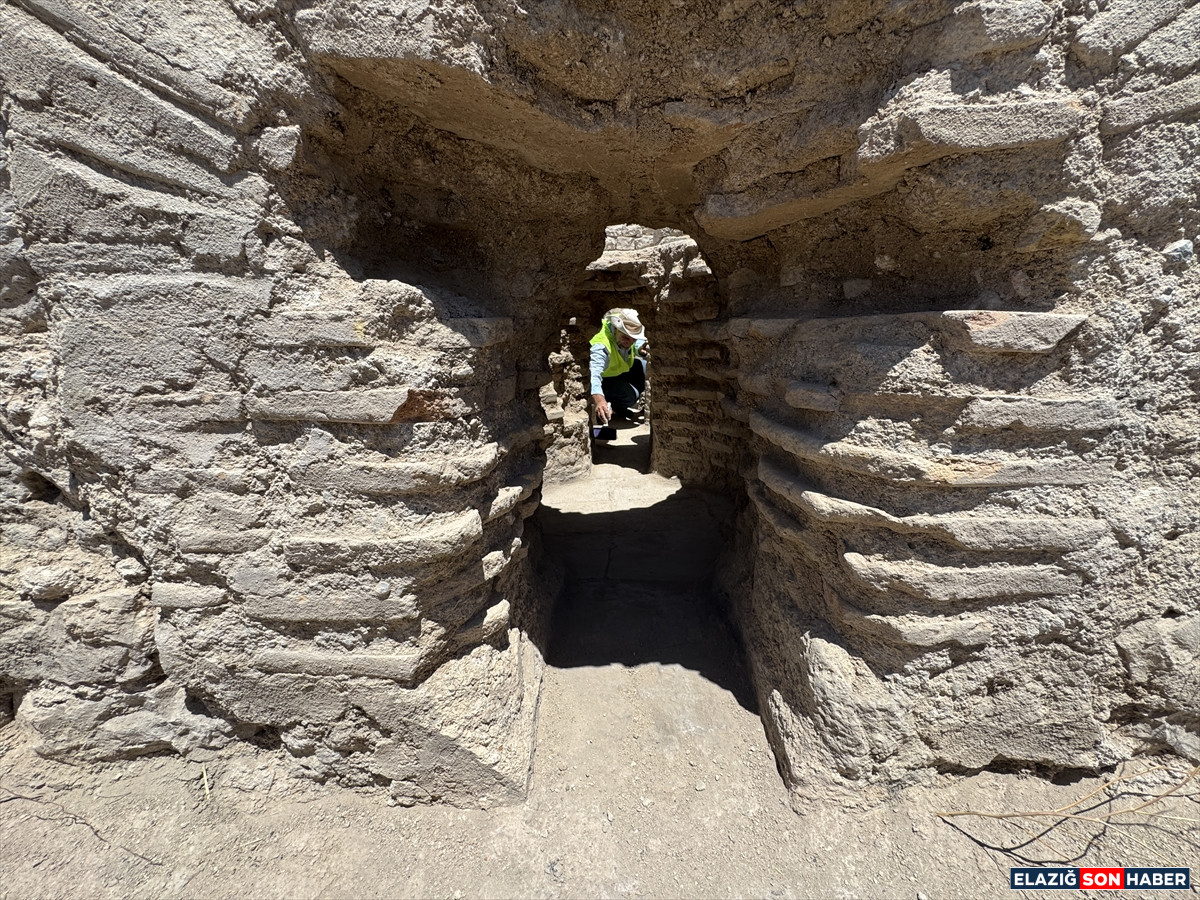 A A 20250714 38555410 38555404 E L A Z I G D A B I R T A R L A D A Y A K L A S I K 1700 Y I L L I K R O M A H A M A M I G U N Y U Z U N E C I K A R I L D I