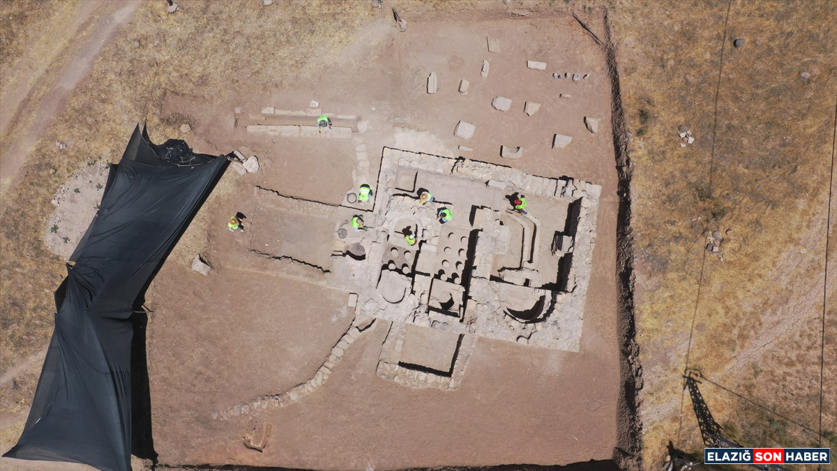 A A 20250714 38555460 38555444 E L A Z I G D A B I R T A R L A D A Y A K L A S I K 1700 Y I L L I K R O M A H A M A M I G U N Y U Z U N E C I K A R I L D I