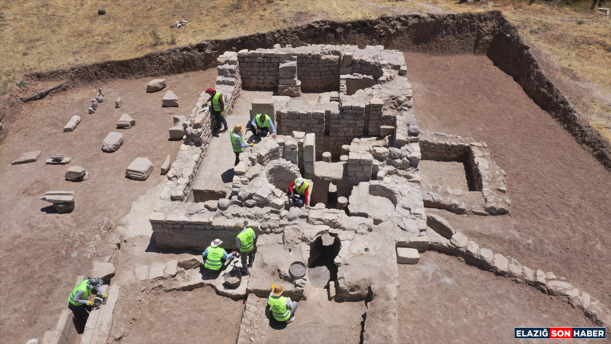 A A 20250714 38555460 38555447 E L A Z I G D A B I R T A R L A D A Y A K L A S I K 1700 Y I L L I K R O M A H A M A M I G U N Y U Z U N E C I K A R I L D I