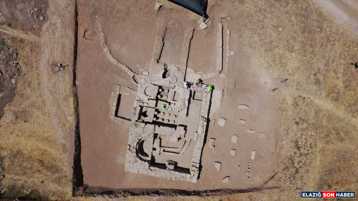 A A 20250714 38555460 38555453 E L A Z I G D A B I R T A R L A D A Y A K L A S I K 1700 Y I L L I K R O M A H A M A M I G U N Y U Z U N E C I K A R I L D I