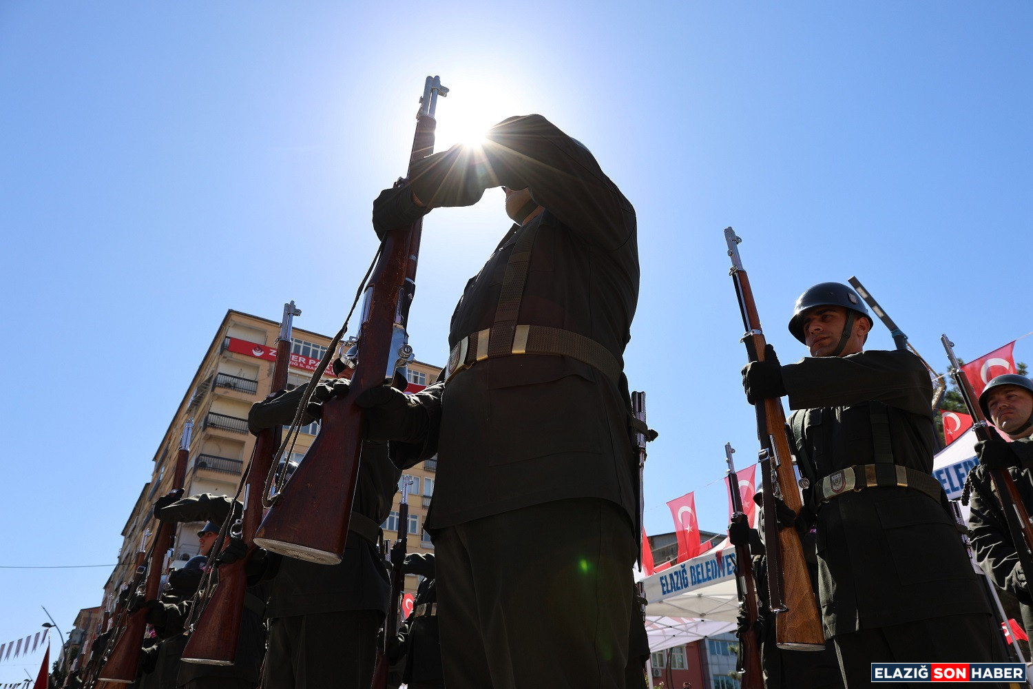 1756549241 Aw527862 03