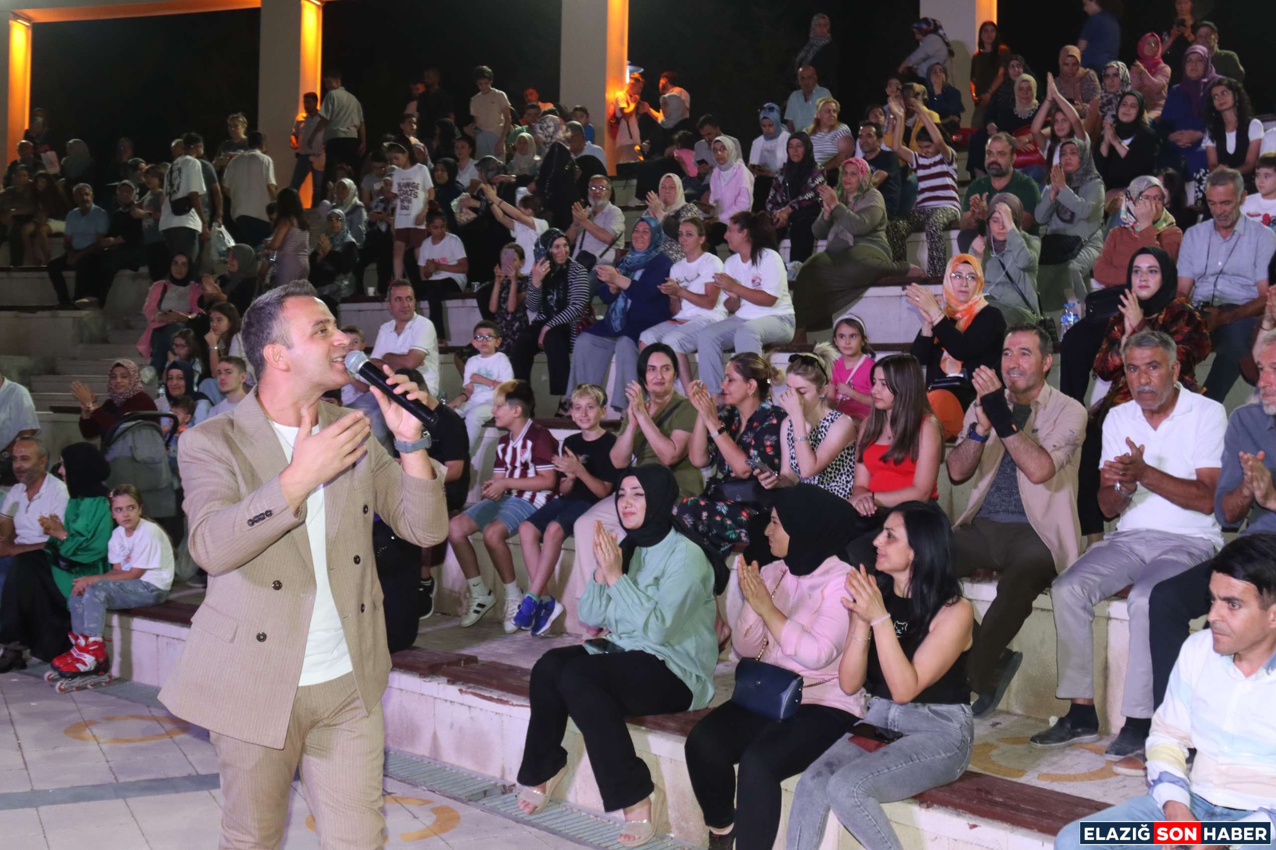 Elazigda Yaz Coskusu 1755160450 Y Peyja