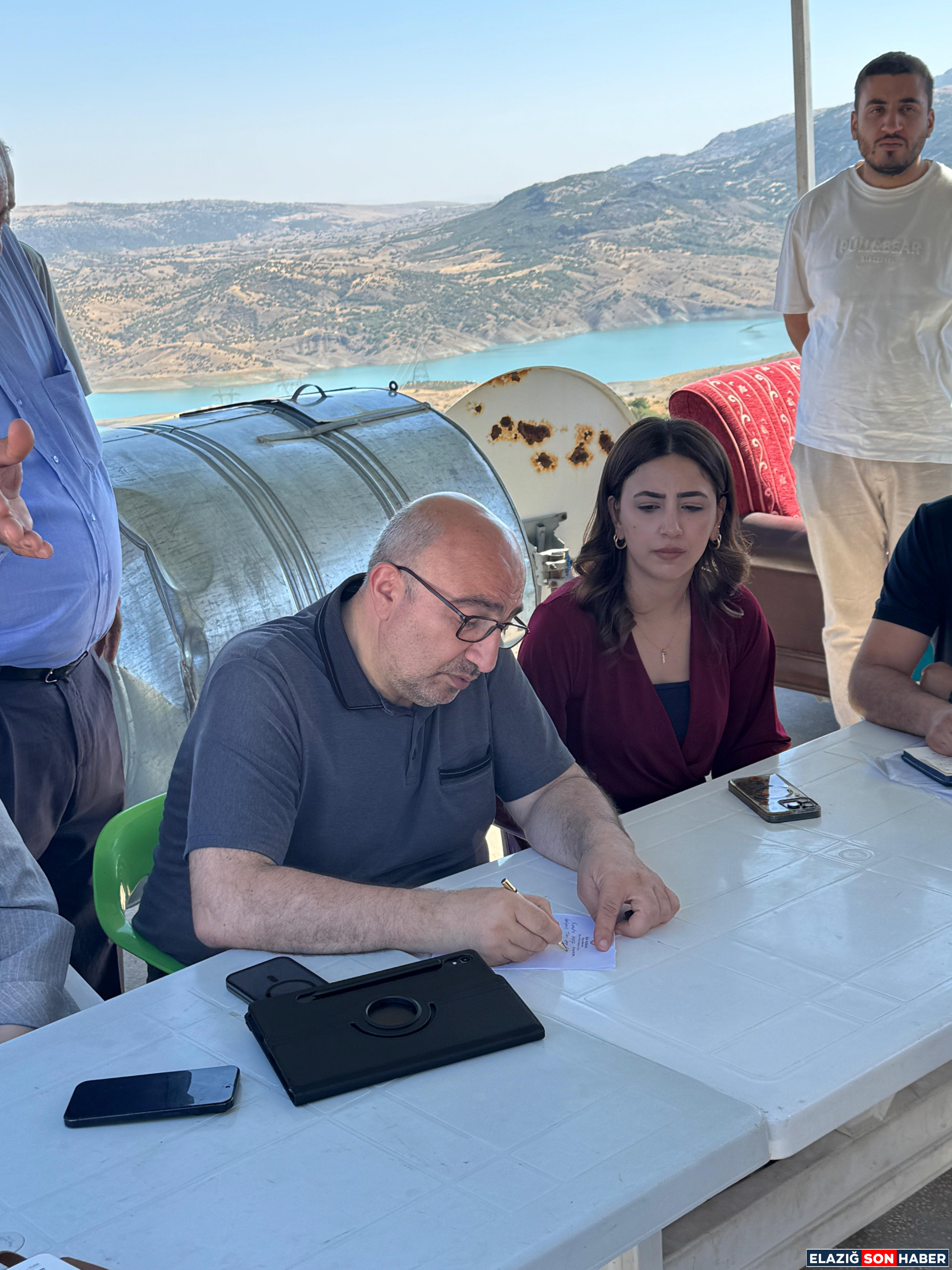 Gxl93 Gu X Q A A7 W2 Q-1