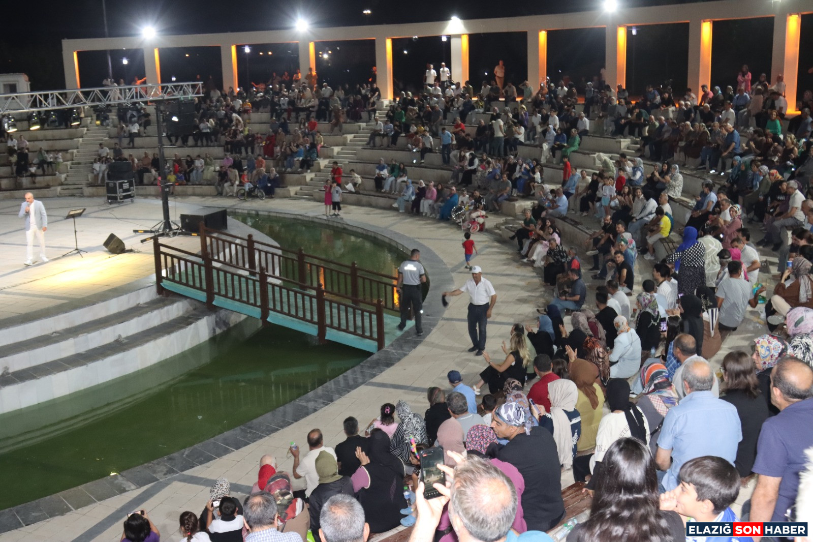 Kultur Parkta Muzik Ziyafeti S 1755690600 F R Hq Ws