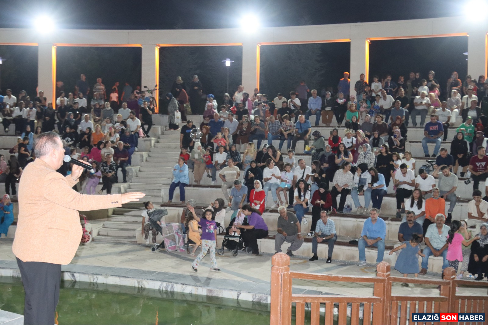 Kultur Parkta Muzik Ziyafeti S 1755690601 L U Ag S Y