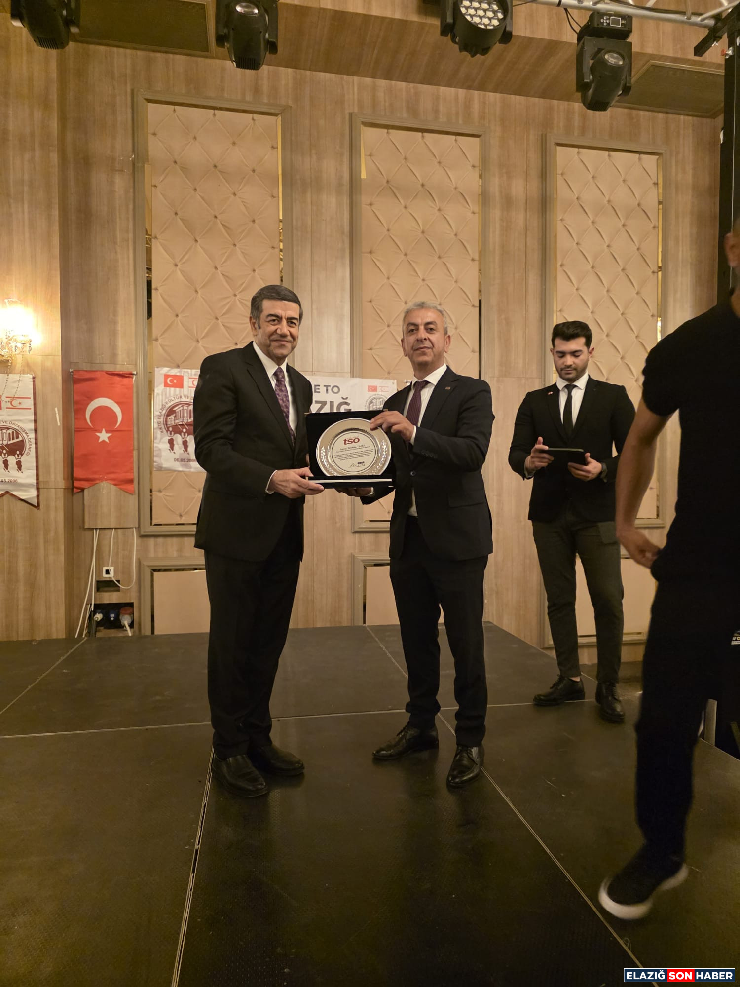 Ba126Ae6 5322 4262 A981 6529604770Cd