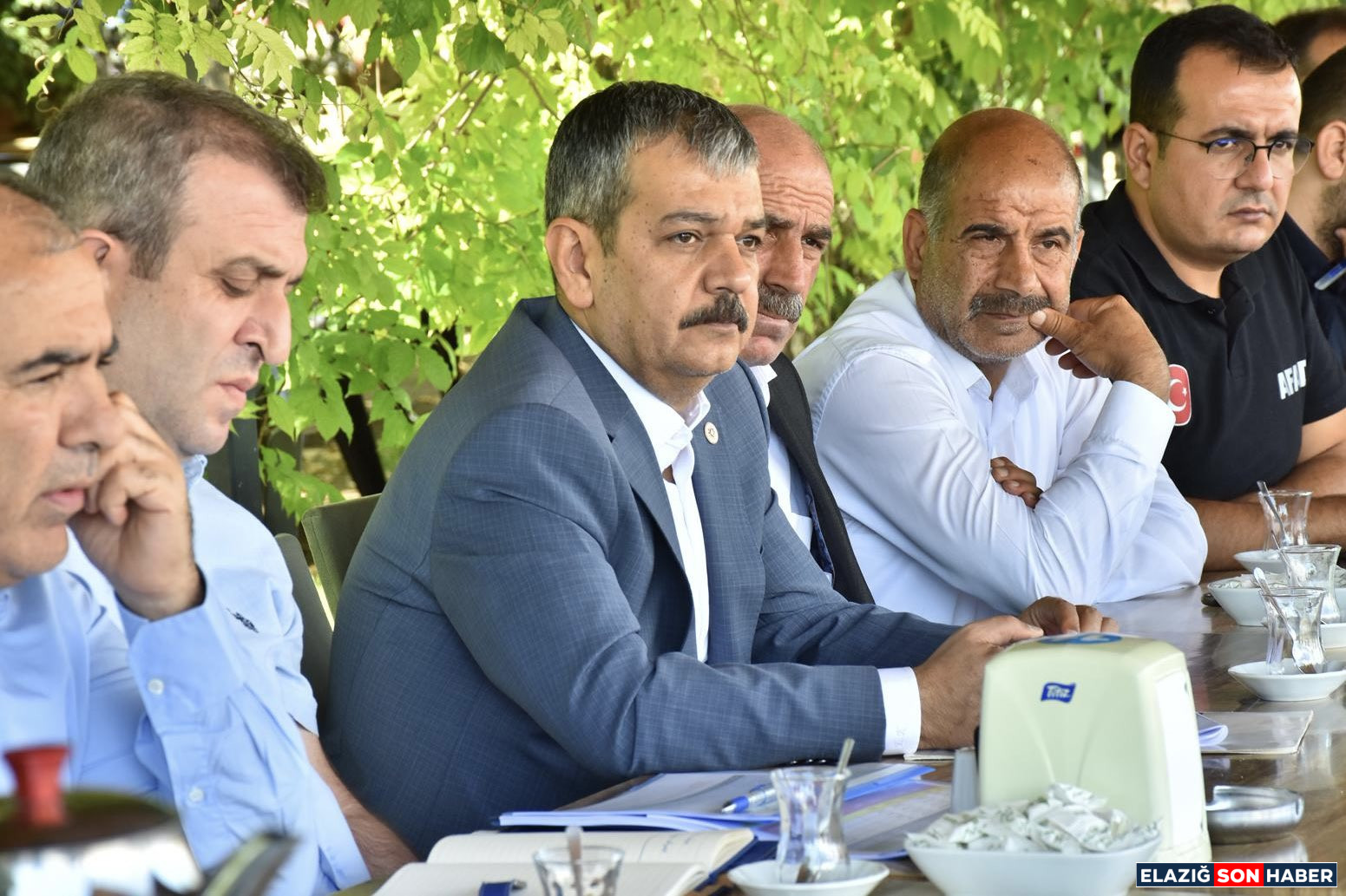 G0Jq2T R X U A A Py V A