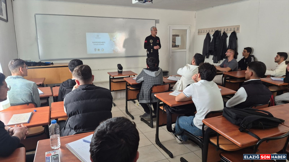 1760690473 Aa 20251017 39435901 39435899 Elazigda Uyusturucu Ile Mucadele Semineri Verildi