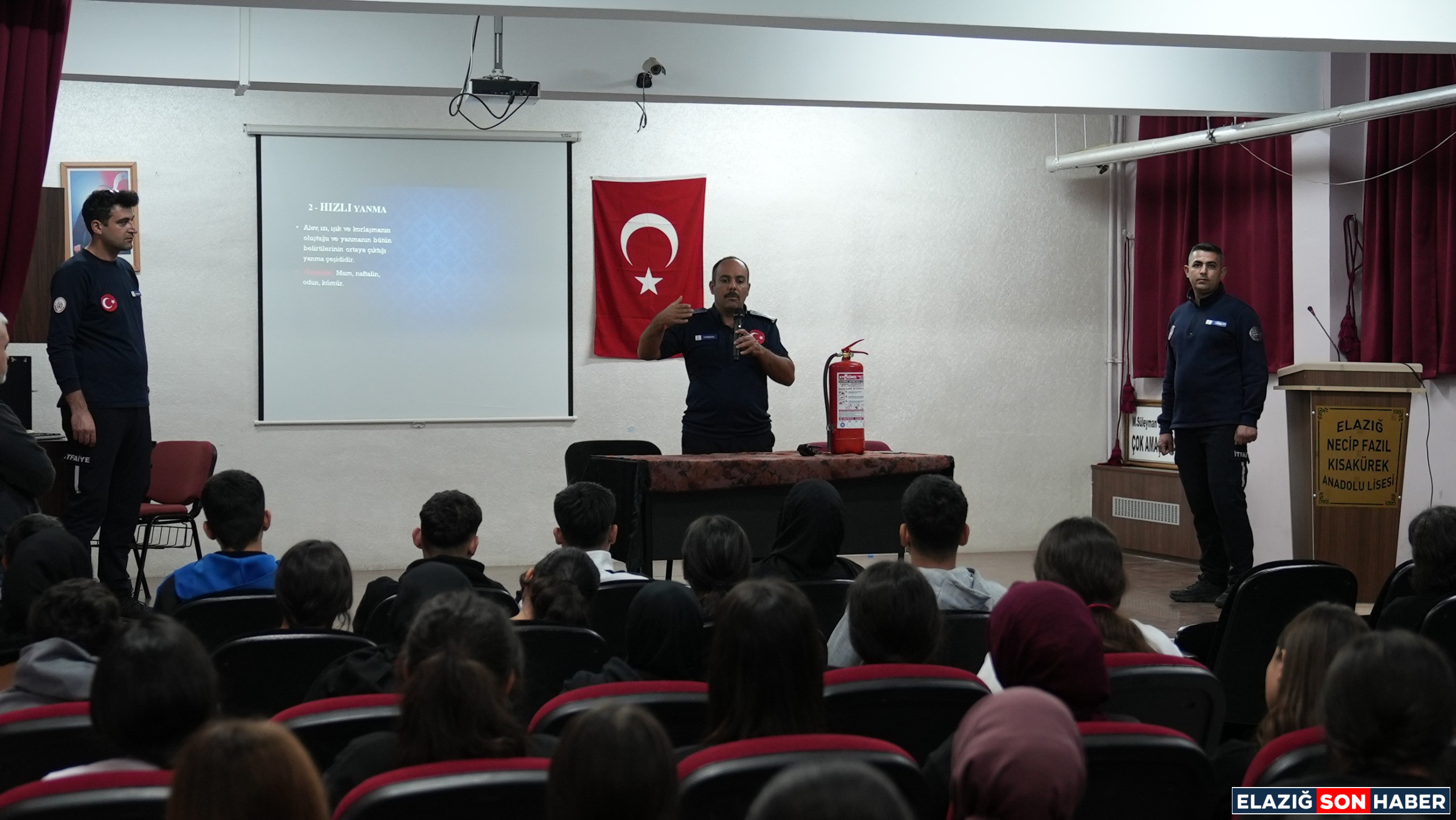 Elazig Itfaiyesinden Ogrencile 1760699609 Y8Olaq