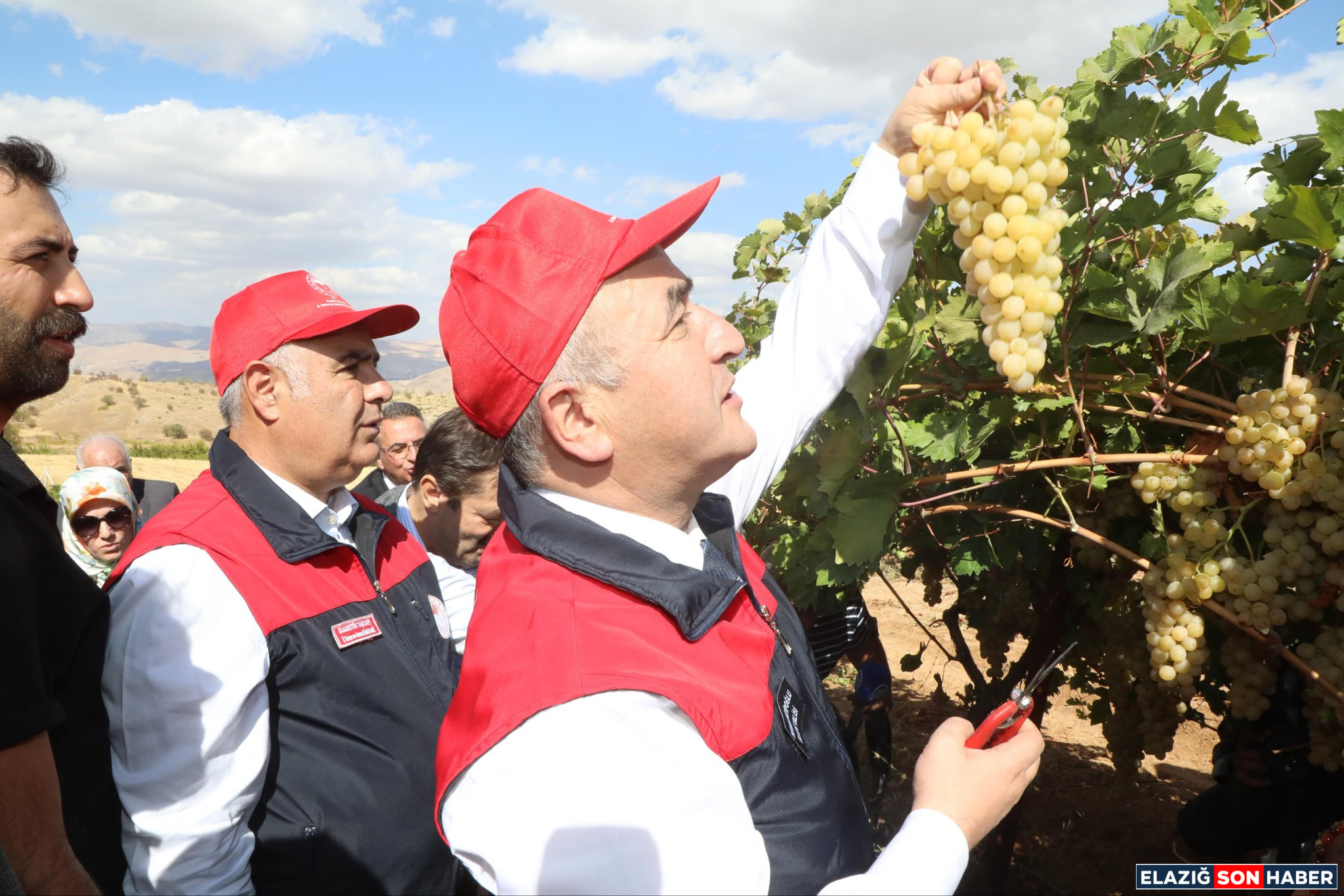 G2V Vud1 W E A A9 A S2