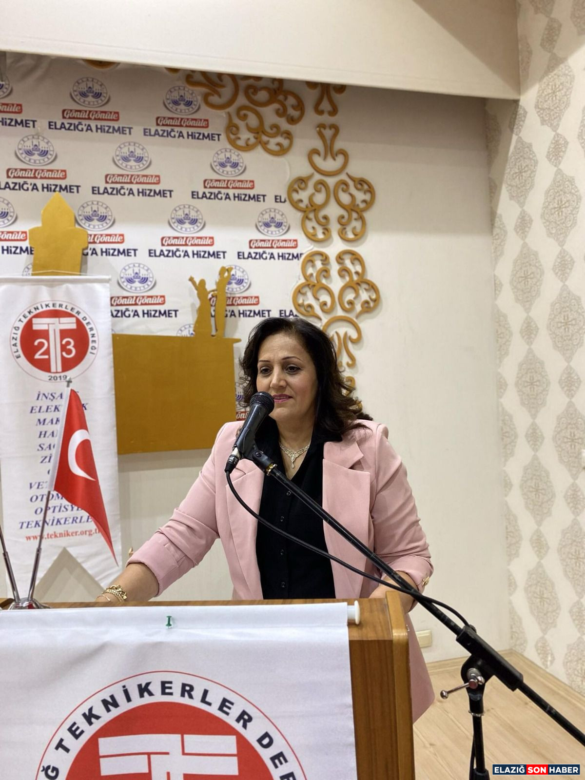 2Ea4Cad3 9De6 4Cea 8B16 670C50A02Fae