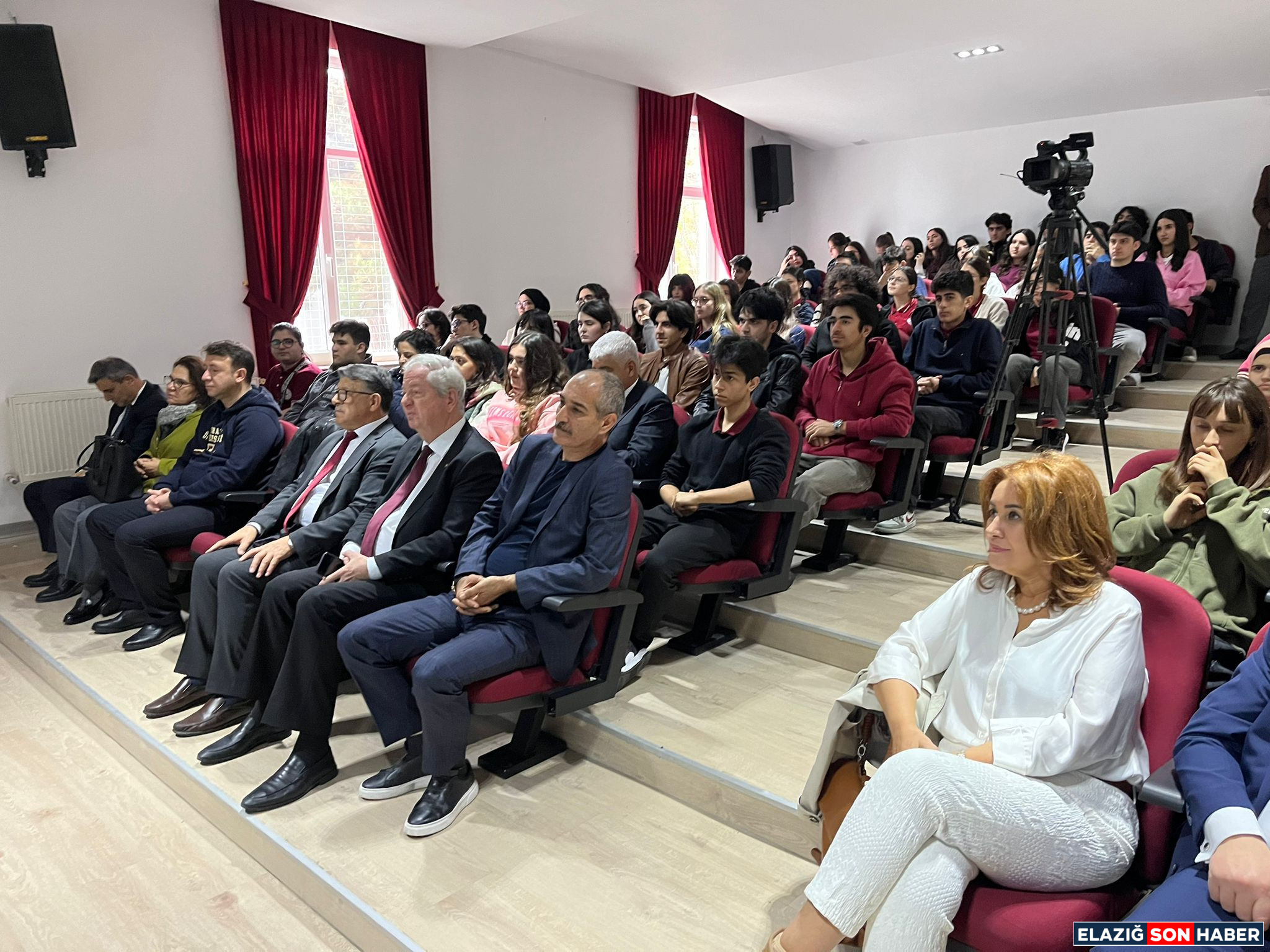 953D4B9C Fc1A 4B7D B9Ce 4Ac9F8648B3B