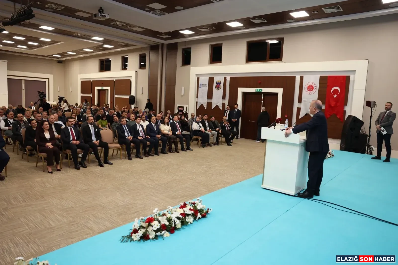 9Ce92B05 0F92 45Fb B9A8 1629D417Febc