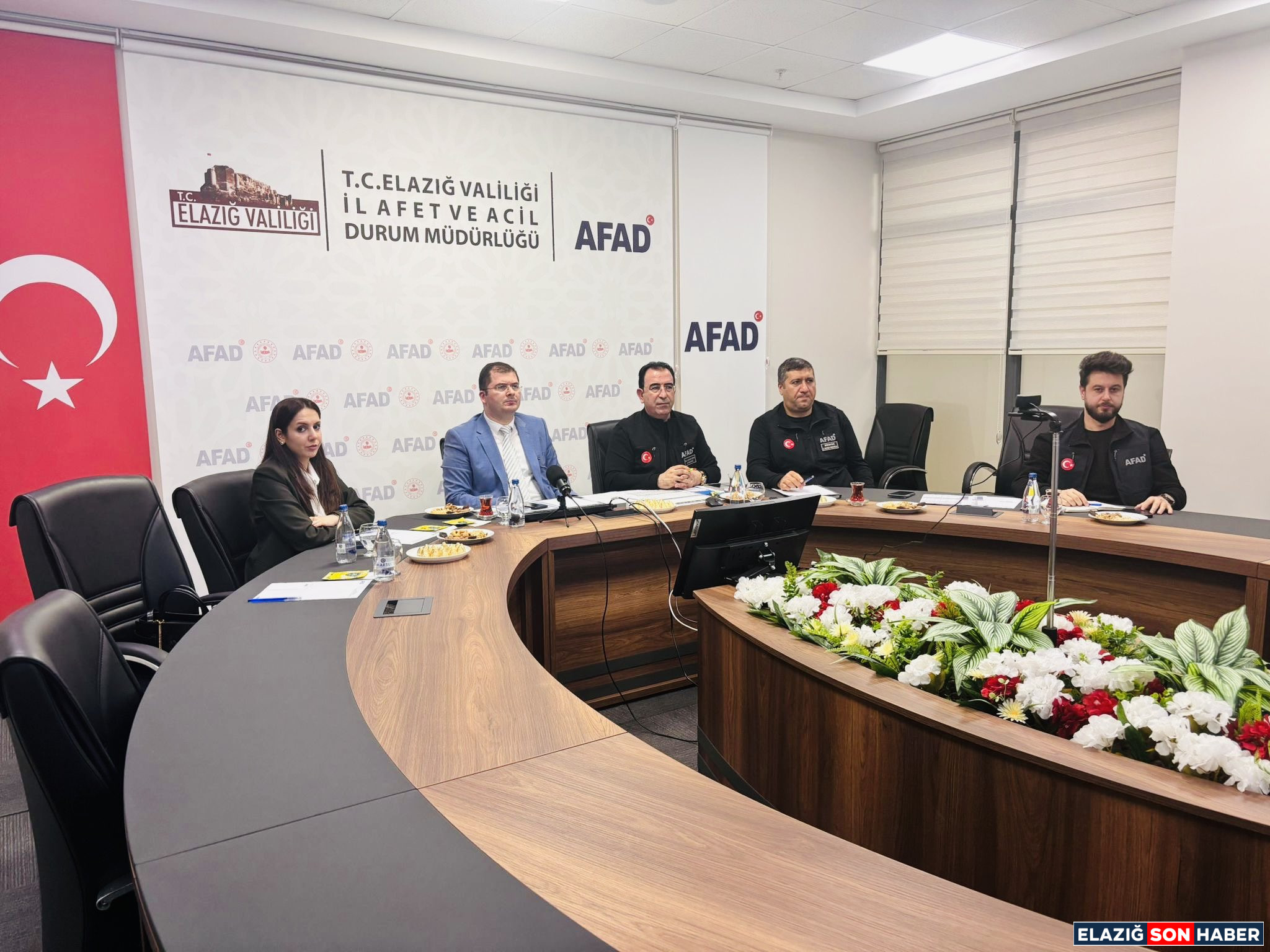 G7Qq R J R W U A Av X M4