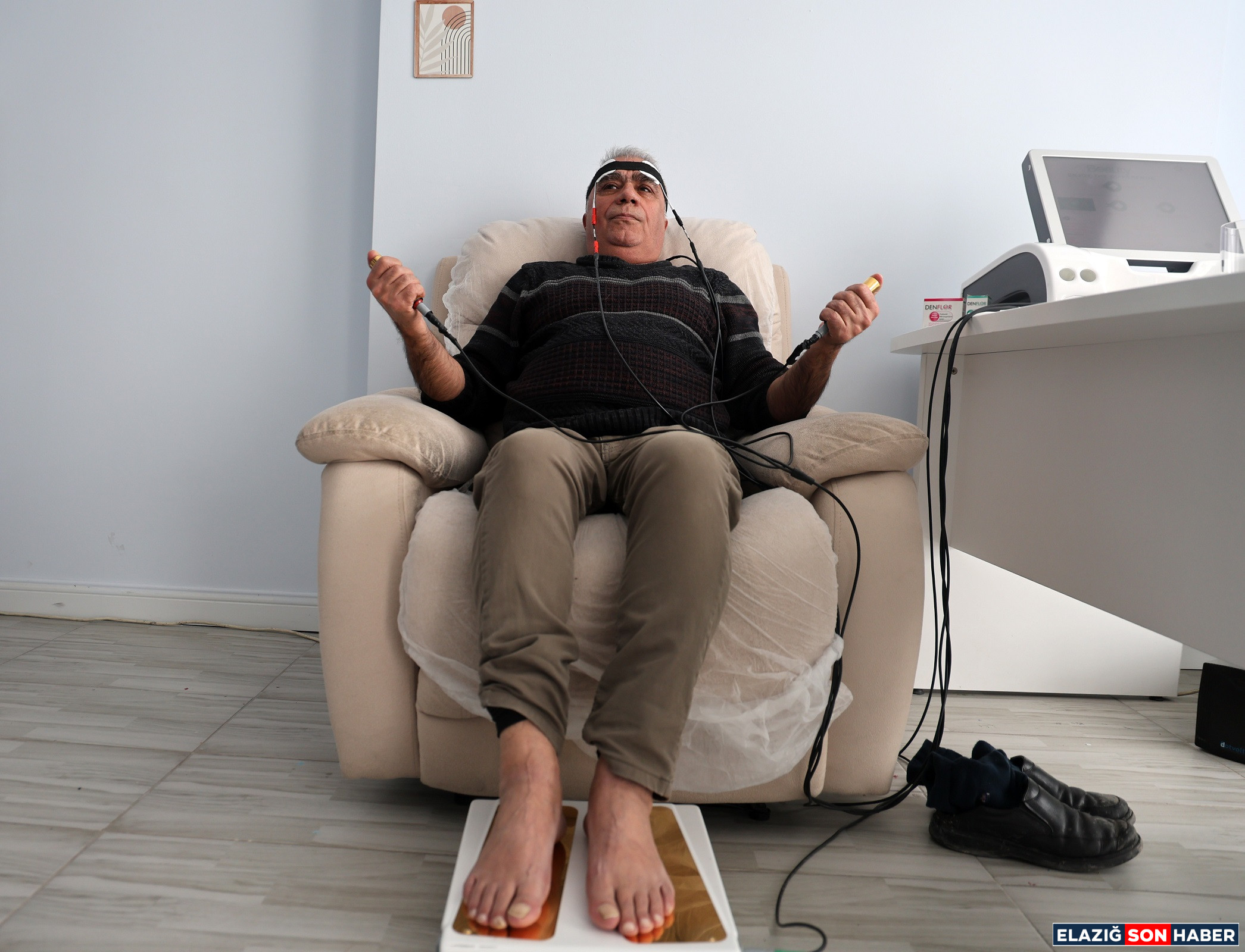 1771144701 Aw642267 02